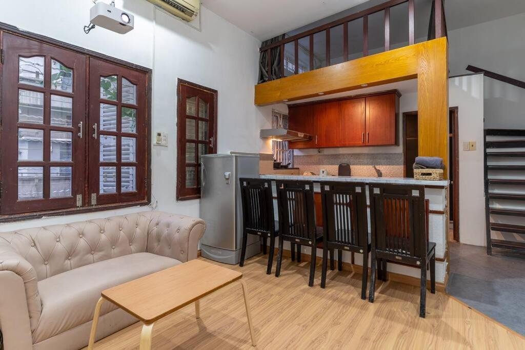Budget Escape @ Pham Ngu Lao, District 1 143b Apartment *