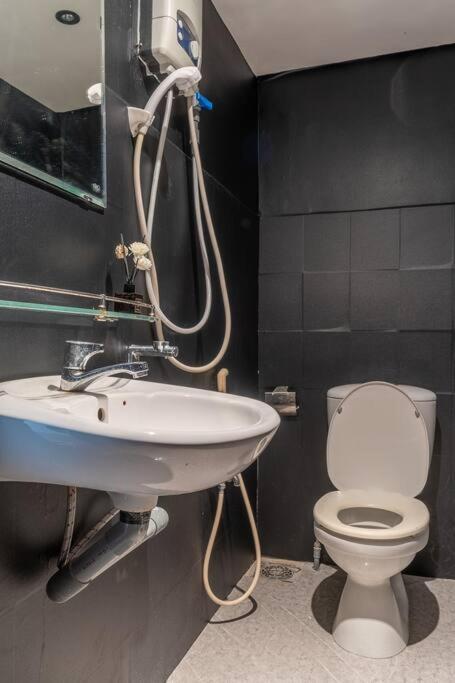 Budget Escape @ Pham Ngu Lao, District 1 143b Apartment