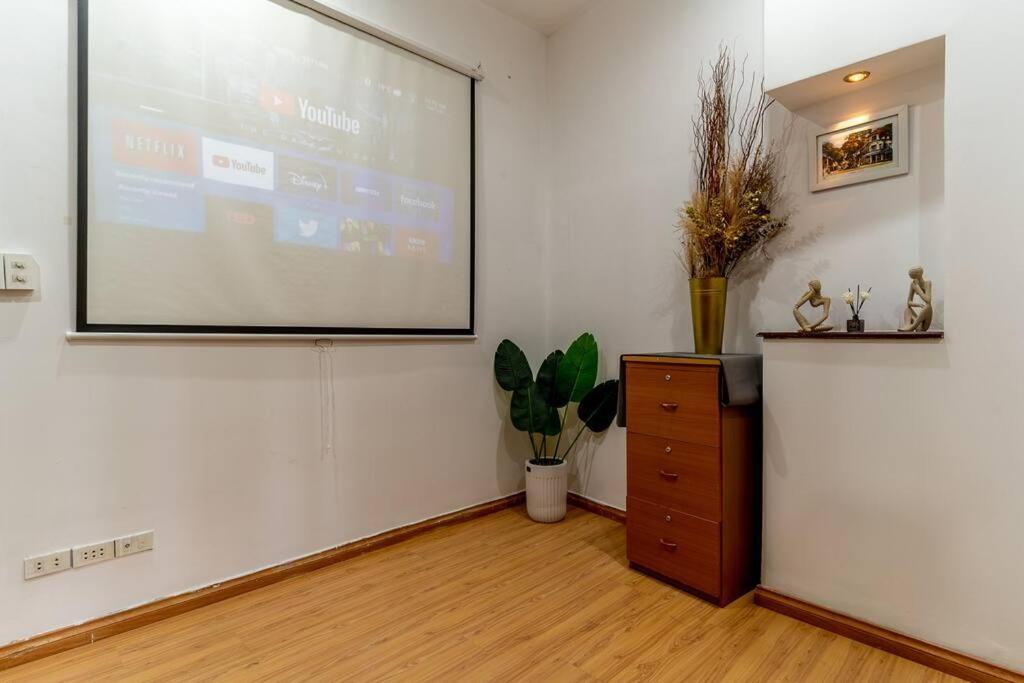 Budget Escape @ Pham Ngu Lao, District 1 143b Apartment *